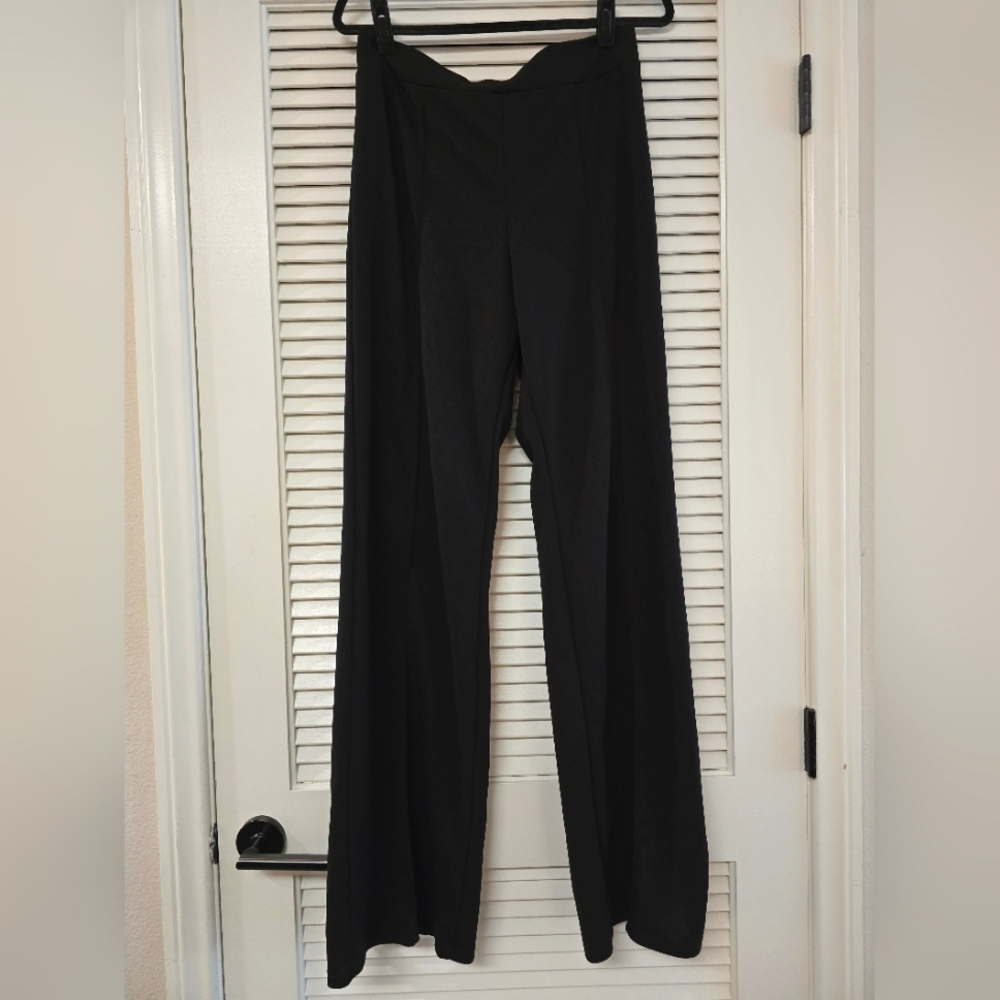 Fashion Nova - (Plus-Size) Black Lightweight Wide-Leg Pants With Back Zipper